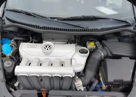 2010 Volkswagen New Beetle 2.5L from USA, damaged, VIN 3VWRW3AL7AM002890